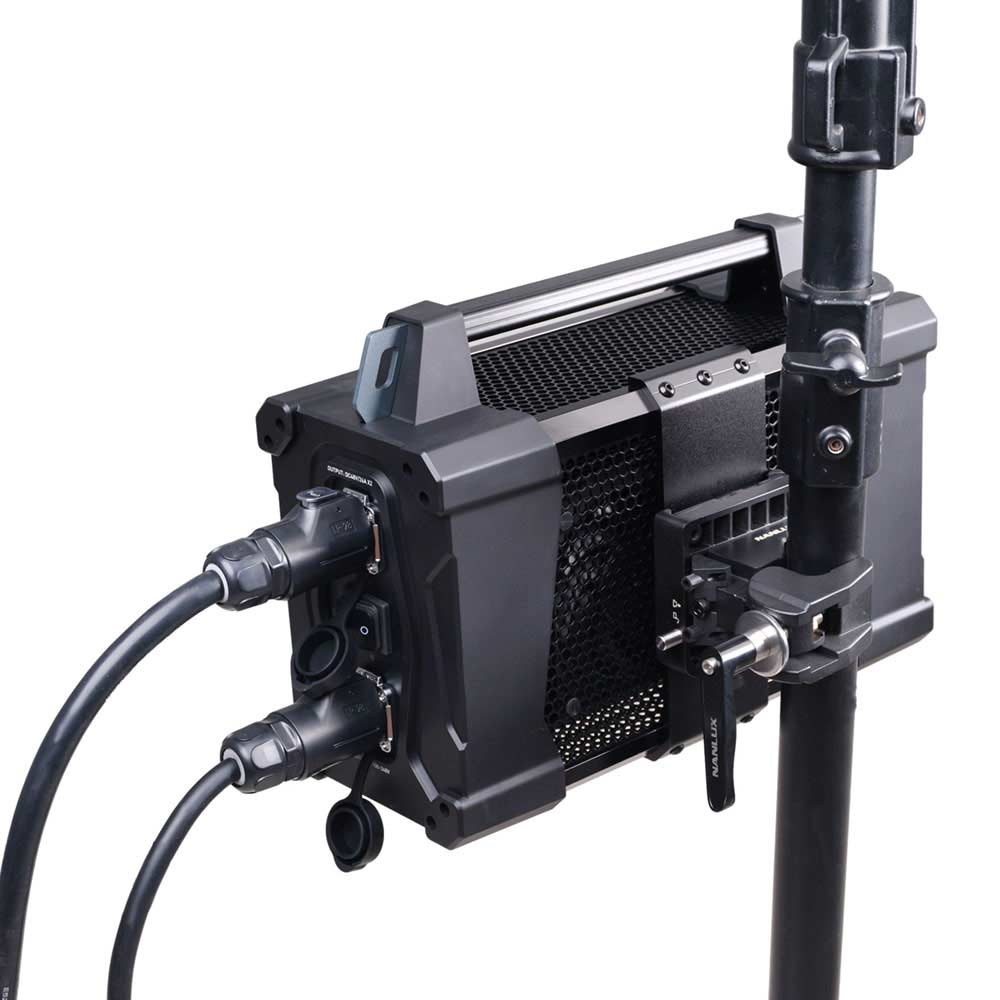 NANLUX Evoke 2400B Bi-color Spot Light with Reflector 45° in Flight case - Image 5