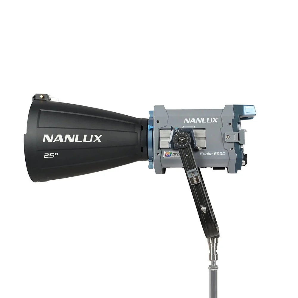 NANLUX Evoke 600C LED Full-color Spot Light with trolley case - Image 3